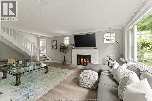 285 BELLEPERCHE PLACE  Windsor, ON N8S 3B6