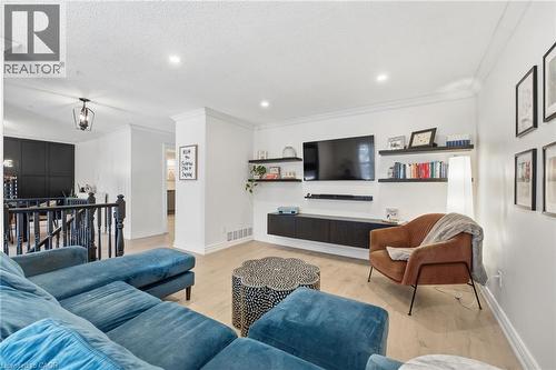 104 Cindy Avenue, Cambridge, ON - Indoor Photo Showing Living Room