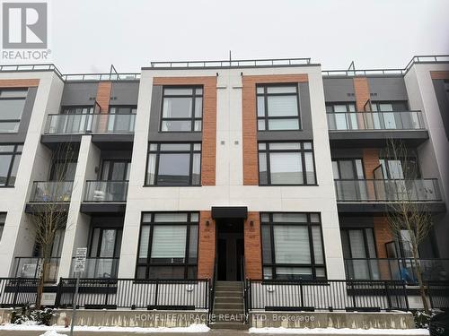 924 - 2 STECKLEY HOUSE LANE  Richmond Hill, ON L4S 0N4