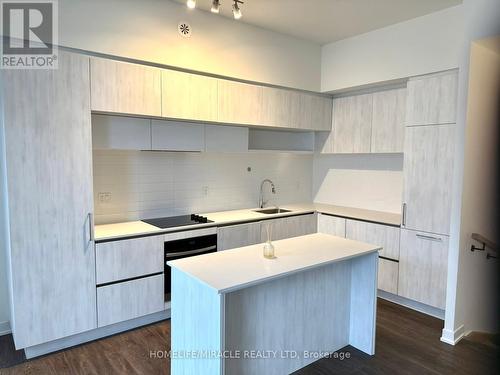 924 - 2 Steckley House Lane, Richmond Hill, ON - Indoor Photo Showing Kitchen