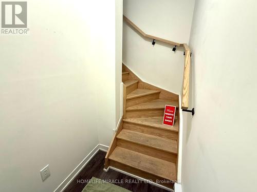 924 - 2 Steckley House Lane, Richmond Hill, ON - Indoor Photo Showing Other Room