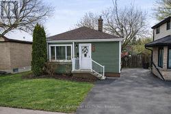 290 EAST 43RD STREET  Hamilton, ON L8T 3C7