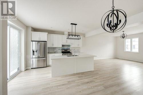 37 - 435 Callaway Road, London North, ON - Indoor Photo Showing Kitchen With Stainless Steel Kitchen