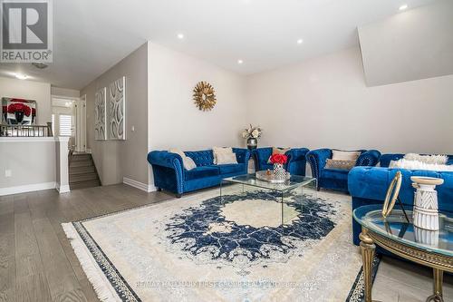21 Souter Drive, Whitby, ON - Indoor Photo Showing Living Room