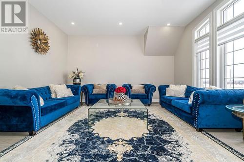 21 Souter Drive, Whitby, ON - Indoor Photo Showing Living Room