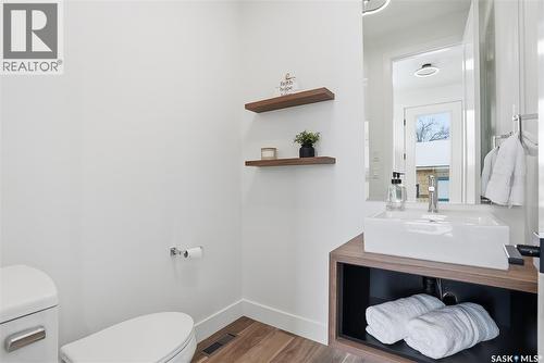 1139 13Th Street E, Saskatoon, SK - Indoor Photo Showing Bathroom
