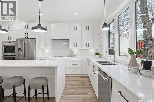 1137 13Th Street E, Saskatoon, SK - Indoor Photo Showing Kitchen With Double Sink With Upgraded Kitchen