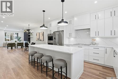 1137 13Th Street E, Saskatoon, SK - Indoor Photo Showing Kitchen With Upgraded Kitchen