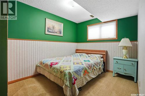 210 Brunst Crescent, Saskatoon, SK - Indoor Photo Showing Bedroom