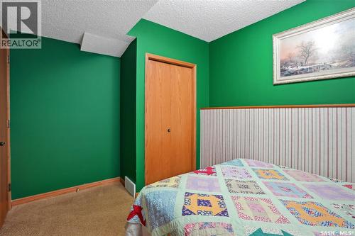 210 Brunst Crescent, Saskatoon, SK - Indoor Photo Showing Bedroom