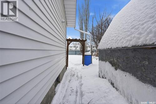 210 Brunst Crescent, Saskatoon, SK - Outdoor