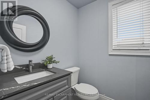 223 Annabelle Street, Hamilton, ON - Indoor Photo Showing Bathroom