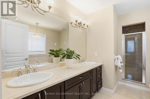 223 Annabelle Street, Hamilton, ON - Indoor Photo Showing Bathroom
