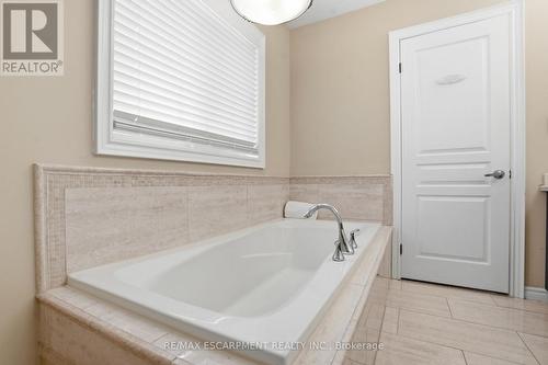 223 Annabelle Street, Hamilton, ON - Indoor Photo Showing Bathroom