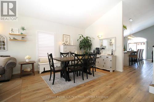32 Macdonald Crescent, Brantford, ON - Indoor Photo Showing Dining Room