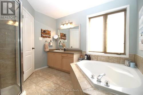 32 Macdonald Crescent, Brantford, ON - Indoor Photo Showing Bathroom
