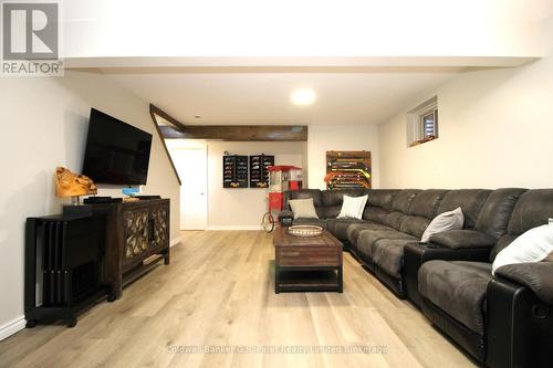 32 Macdonald Crescent, Brantford, ON - Indoor Photo Showing Living Room