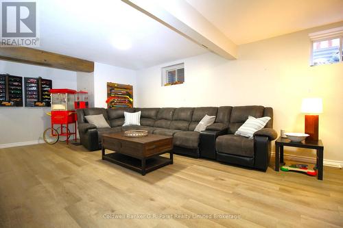 32 Macdonald Crescent, Brantford, ON - Indoor