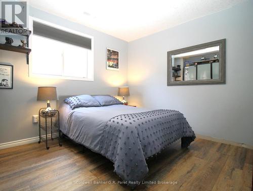 32 Macdonald Crescent, Brantford, ON - Indoor Photo Showing Bedroom