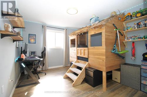 32 Macdonald Crescent, Brantford, ON - Indoor