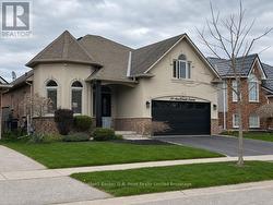 32 MACDONALD CRESCENT Brantford, ON N3R 8B2