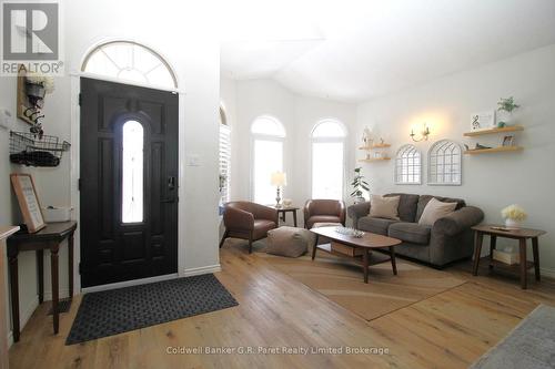 32 Macdonald Crescent, Brantford, ON - Indoor