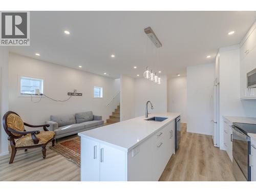 490 Eckhardt Avenue Unit# 101, Penticton, BC - Indoor Photo Showing Kitchen With Upgraded Kitchen