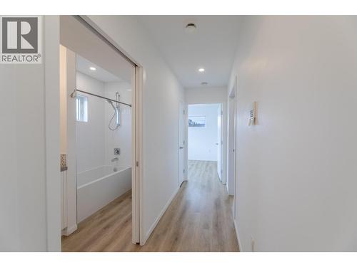 490 Eckhardt Avenue Unit# 101, Penticton, BC - Indoor Photo Showing Other Room