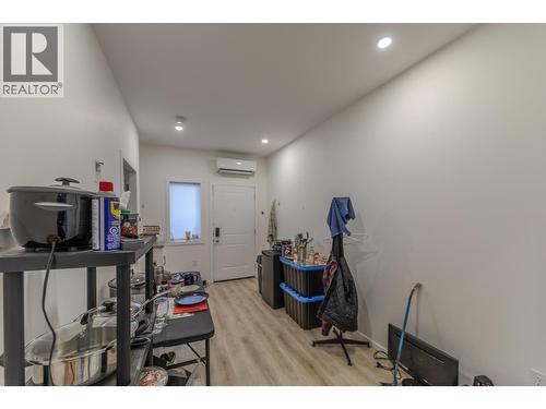 490 Eckhardt Avenue Unit# 101, Penticton, BC - Indoor Photo Showing Other Room