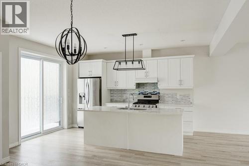 435 Callaway Road Unit# 37, London, ON - Indoor Photo Showing Kitchen With Upgraded Kitchen