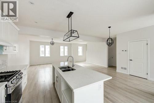 435 Callaway Road Unit# 37, London, ON - Indoor Photo Showing Kitchen With Double Sink With Upgraded Kitchen