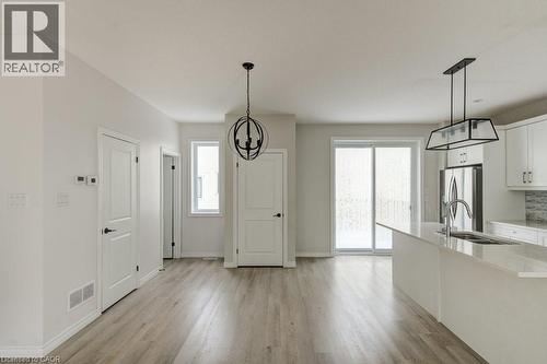 435 Callaway Road Unit# 37, London, ON - Indoor Photo Showing Kitchen