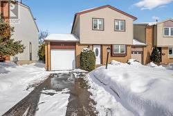 24 WHELAN DRIVE  Ottawa, ON K2J 2J9