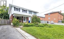 648 MINTO STREET W  Oshawa, ON L1G 5K5