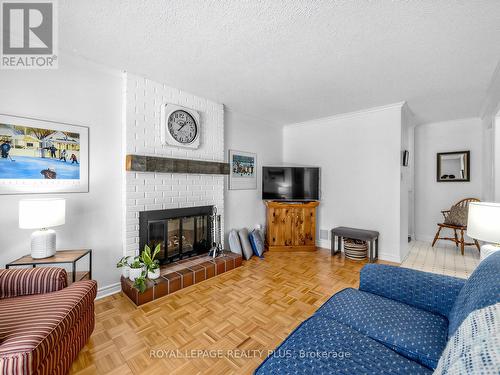 4138 Marigold Crescent, Mississauga, ON - Indoor Photo Showing Living Room With Fireplace