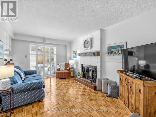 4138 Marigold Crescent, Mississauga, ON - Indoor Photo Showing Living Room With Fireplace