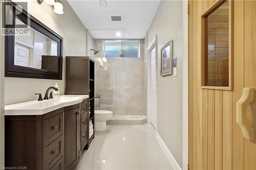 258 Edgewater Crescent Unit# 8, Kitchener, ON - Indoor Photo Showing Bathroom