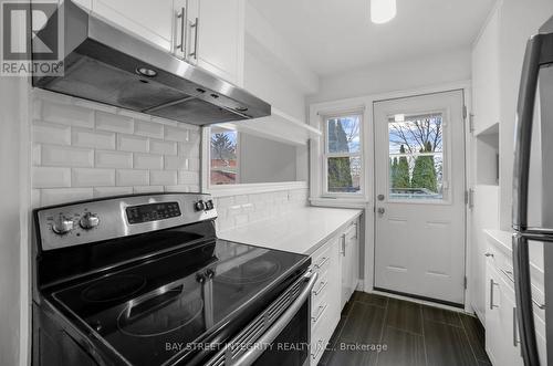53 Paradise Road S, Hamilton, ON - Indoor Photo Showing Kitchen