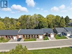 34 CARDINAL MINDSZENTY BOULEVARD  Hamilton, ON L9B 2M3