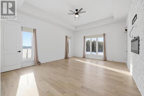 9042 Sideroad 10, Erin, ON - Indoor Photo Showing Other Room