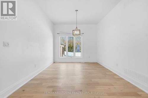 9042 Sideroad 10, Erin, ON - Indoor Photo Showing Other Room