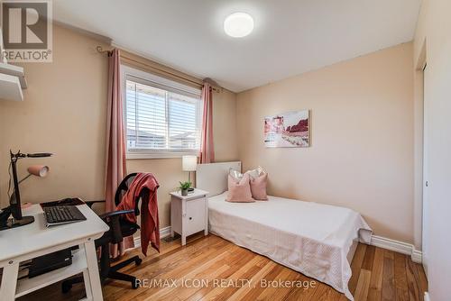 84 Endeavour Drive, Cambridge, ON - Indoor Photo Showing Bedroom