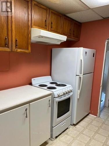 38 North Oval, Hamilton, ON - Indoor Photo Showing Laundry Room