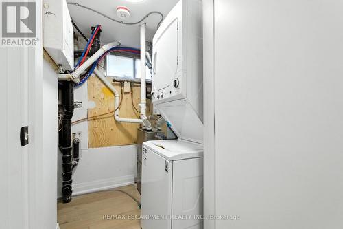 UNIT B - 929 Upper Ottawa Street, Hamilton, ON - Indoor Photo Showing Laundry Room