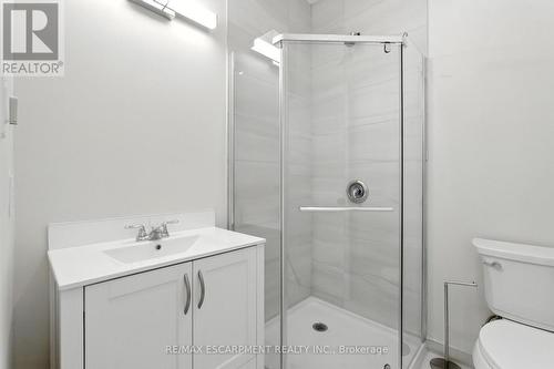 UNIT C - 929 Upper Ottawa Street, Hamilton, ON - Indoor Photo Showing Bathroom