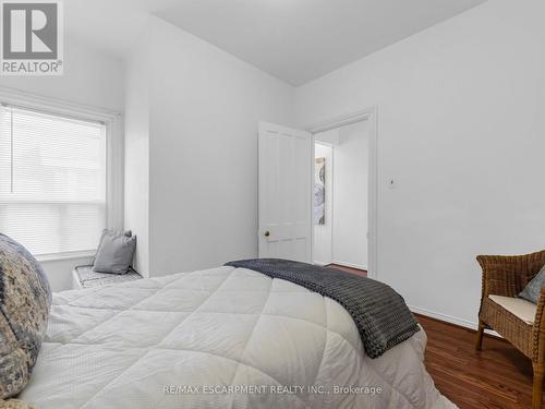 93 Murray Street E, Hamilton, ON - Indoor Photo Showing Bedroom