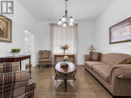 93 Murray Street E, Hamilton, ON - Indoor Photo Showing Living Room