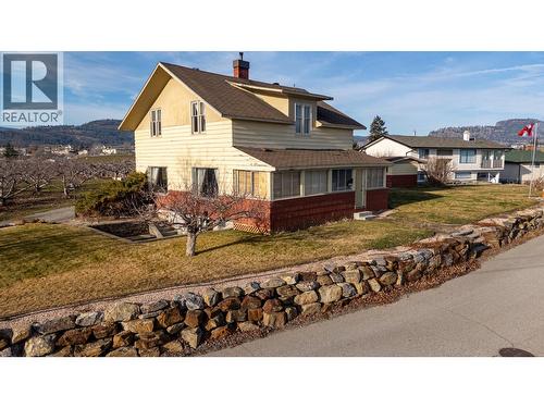 13606 Cooke Avenue  Summerland, BC V0H 1Z1