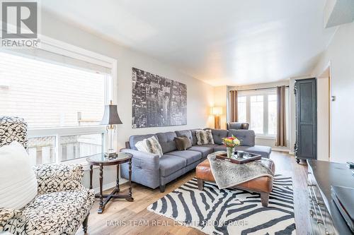 31 Etherington Crescent, Barrie, ON - Indoor Photo Showing Living Room
