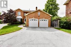 6643 MOCKINGBIRD LANE  Mississauga, ON L5N 5K2